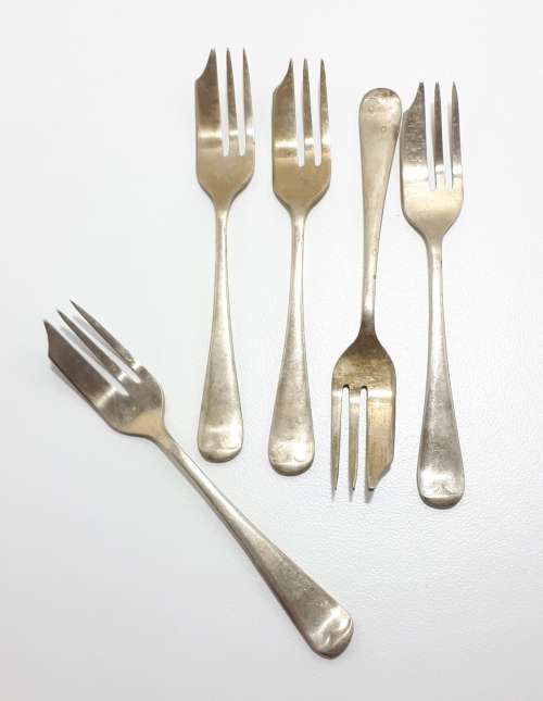 Set Of 5 Vintage Nickel Silver Cake Forks  Dovetail Handle