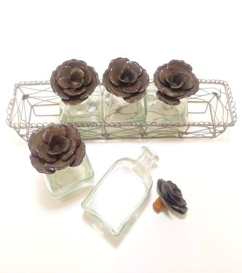 Decorative Set Of 5 Contemporary (Vintage Looking)Bottles On Wire Rack With Metal Rose Cork Stoppers
