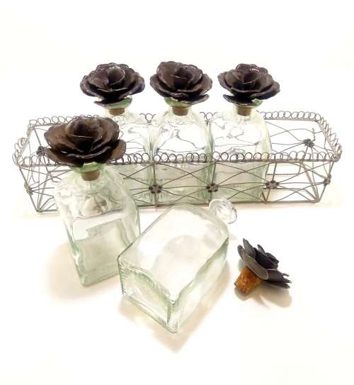 Decorative Set Of 5 Contemporary (Vintage Looking)Bottles On Wire Rack With Metal Rose Cork Stoppers