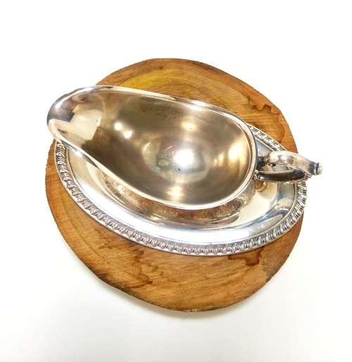Pre 1950s Vintage Silver Plated Gravy/Sauce Boat With Baroque Patterned Tray