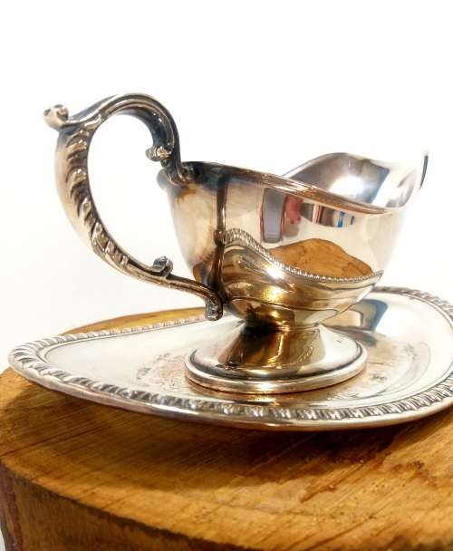 Pre 1950s Vintage Silver Plated Gravy/Sauce Boat With Baroque Patterned Tray