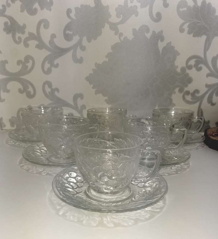 Indonesian Set Of 6 Clear Glass Duos (Cups And Saucers) With Grape And Grape Leaf Design