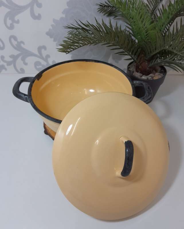 Vintage Yellow Enamel Lidded Casserole With Thick Black Rim