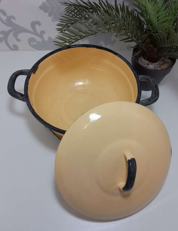Vintage Yellow Enamel Lidded Casserole With Thick Black Rim