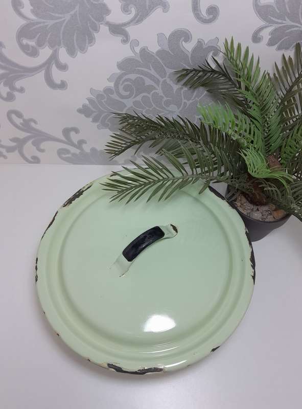 Vintage Green Enamel Lidded Casserole With Thick Black Rim