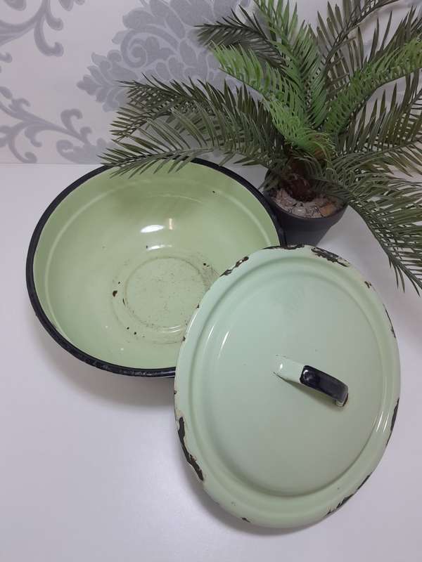Vintage Green Enamel Lidded Casserole With Thick Black Rim