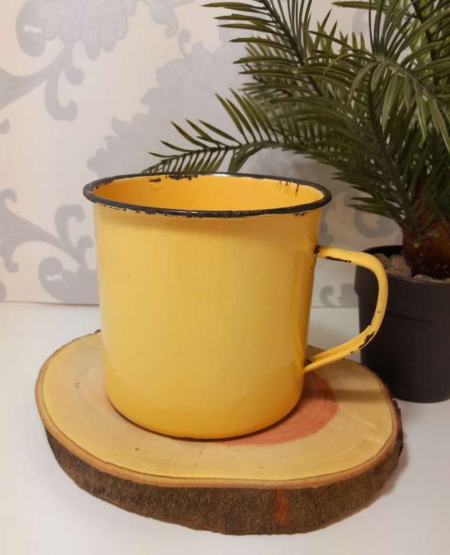 Large Vintage Enamel Mug