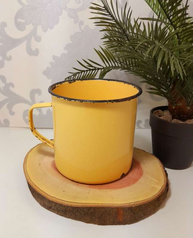 Large Vintage Enamel Mug