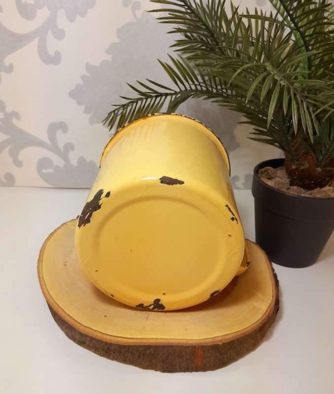 Large Vintage Enamel Mug
