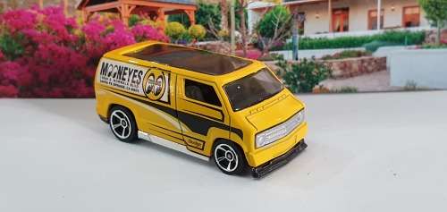Hotwheels 77 Dodge Van