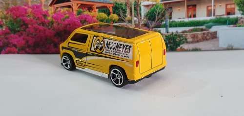 Hotwheels 77 Dodge Van
