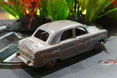 Dinky Toys No 162 Ford Zephyr