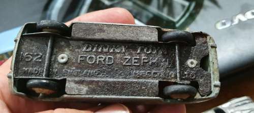 Dinky Toys No 162 Ford Zephyr