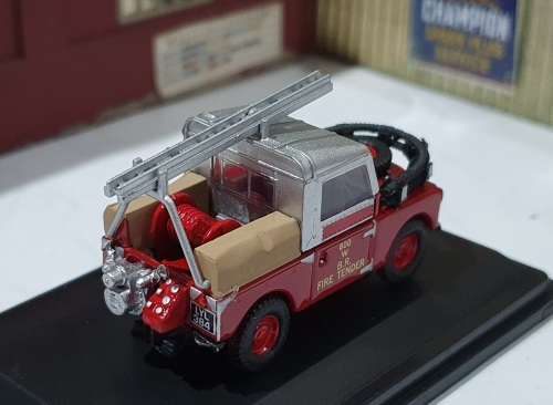 Oxford 1:76 Land Rover Series 1 Fire Tender