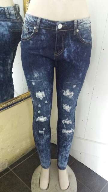 NEW STOCK** LADIES JEANS