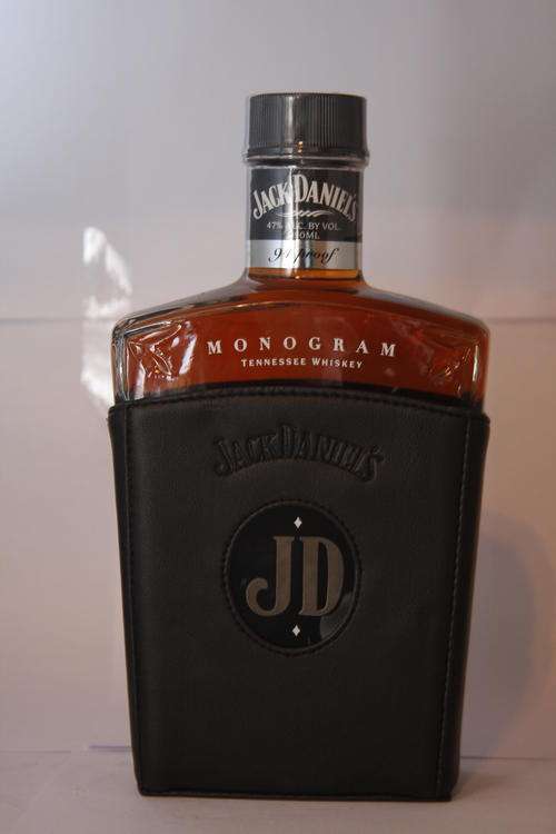 Jack Daniels Monogram (black top)