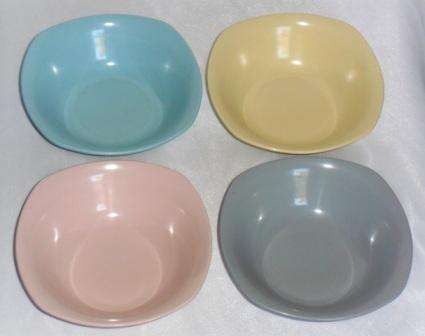 Set of four, rare, retro 1950s, Midwinter, 'modern' shape melamine bowls