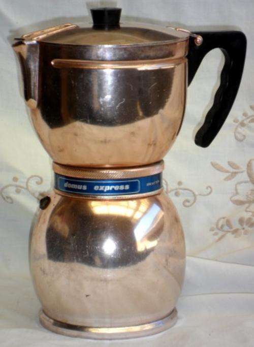 Large (800ml), rare pink 1950s Brevettata "Domus Express" espresso coffee pot, made in Italy