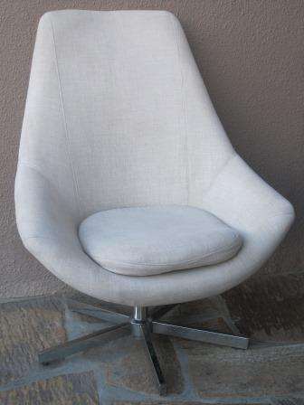 Retro high back swivel lounge chair