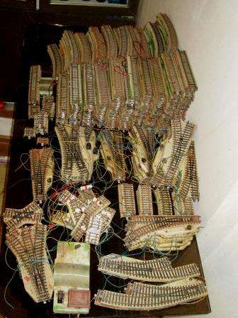 400 pieces of Marklin train tracks made in Western Germany bid per piece