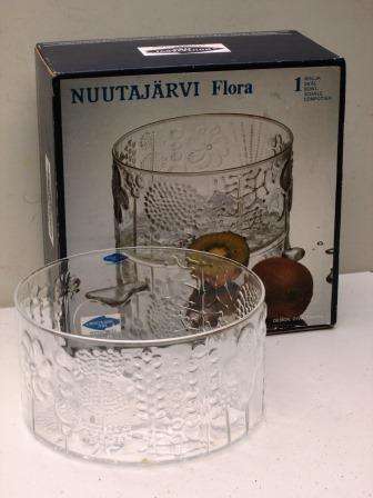 Nuutajarvi Notsjo Finland "Flora"  range fruit salad bowl designed by Oiva Toikka in the 1960s