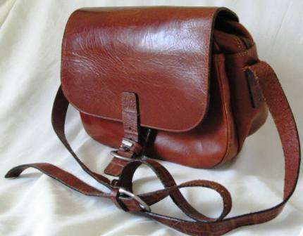 Vintage 1970s "El Campero, 100% bovine hide", leather handbag, made in Italy ( 30 x 21 cm )