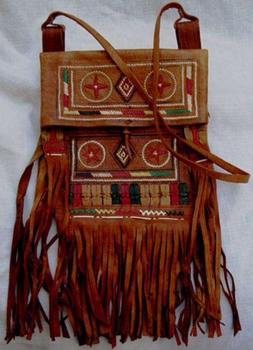 Vintage, leather, American Indian bag ( 45 x 26 cm, strap: 92 cm long )