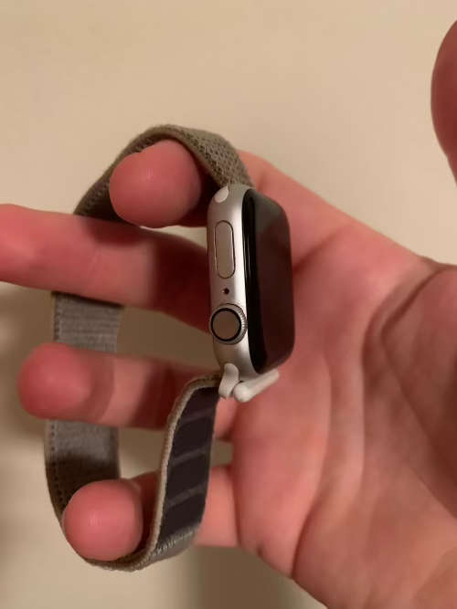 BEST OFFER EVER!!! Apple Watch 4 - 40mm GPS SILVER GPS Only