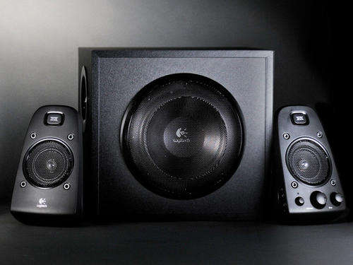 LOGITECH Z623 200W RMS, 2.1 SPEAKERS - THX Certified - HIGH-END Subwoofer