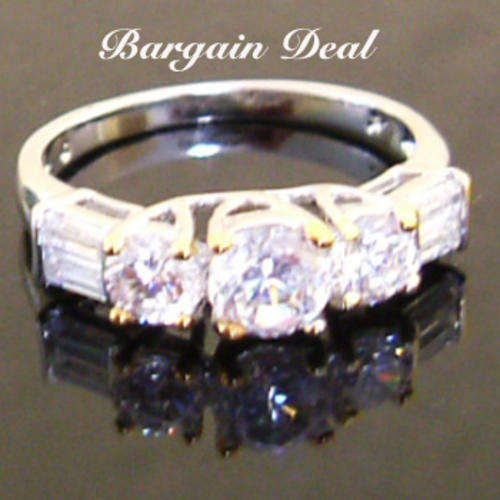 Size K / M/ P/ R ! Gorgeous 7stone 2.5ct Round Brilliant Cut Engagement Ring clad in 18K White Gold!