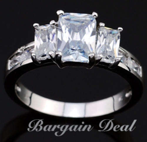 Size J / R !! Stunning 7stone 2.5ct Emerald Cut Engagement Diamond Ring clad in 18K White Gold !!