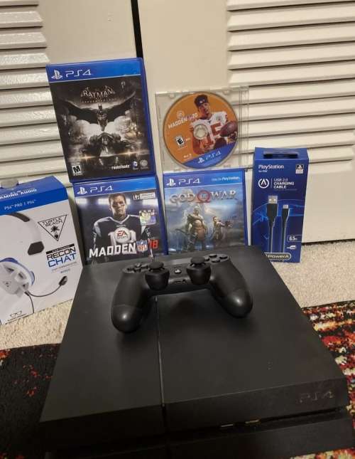Second Hand PS4 Console and Games