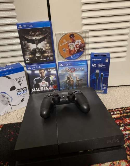 Second Hand PS4 Console and Games