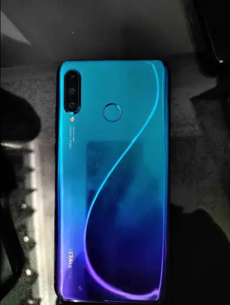 LIKE NEW HUAWEI P30 LIGHT 128 G|| IMMACULATE CONDITION ||OPEN TO ALL NETWORK || BARGAIN