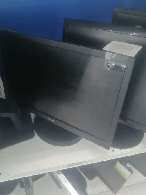 LENOVO LED MONITOR 18.5`INCH || VERY GOOD CONDITION || BARGAIN