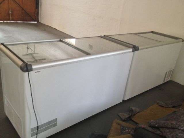GLASS TOP CHEST FREEZER