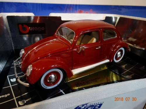 Burago 1/18 Scale Diecast 3381 Volkswagen Beetle 1955 Red- BARGAIN,  WOW