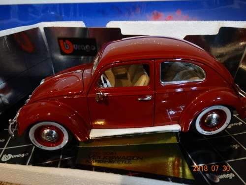 Burago 1/18 Scale Diecast 3381 Volkswagen Beetle 1955 Red- BARGAIN,  WOW