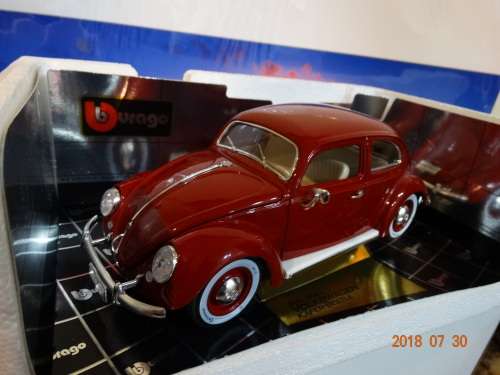 Burago 1/18 Scale Diecast 3381 Volkswagen Beetle 1955 Red- BARGAIN,  WOW