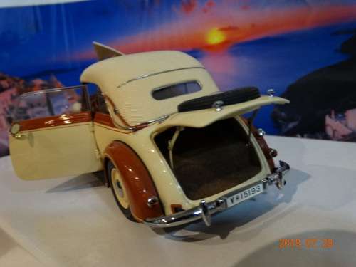 CMC-Audi-920-Cabriolet-1938-1940- 1:24 - M-032- 1:18 - WOW