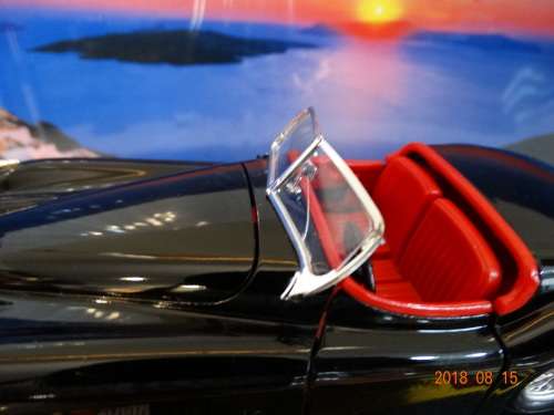 MERCEDES X 2 & JAGUARS x 2 - 1:24 - SSK - SK120 etc etc- Bburago  - Bargain .