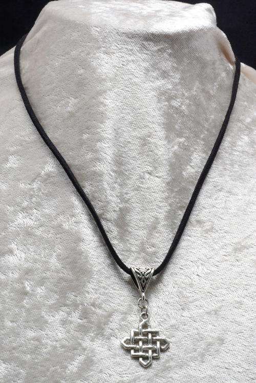 Sliver Alloy Celtic Knot design Pendent and Bale Necklace on a Black Leather Thong