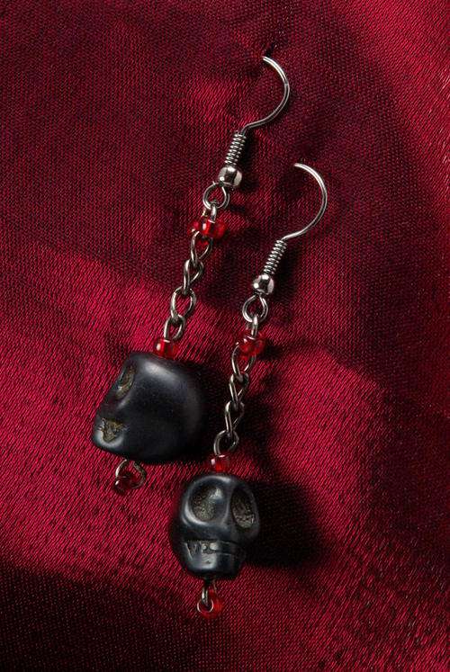 Black Howlite Stone Skulls, Ruby Red Miyuki Rocaille Beads & Gunmetal Finish Alloy Chain Earrings
