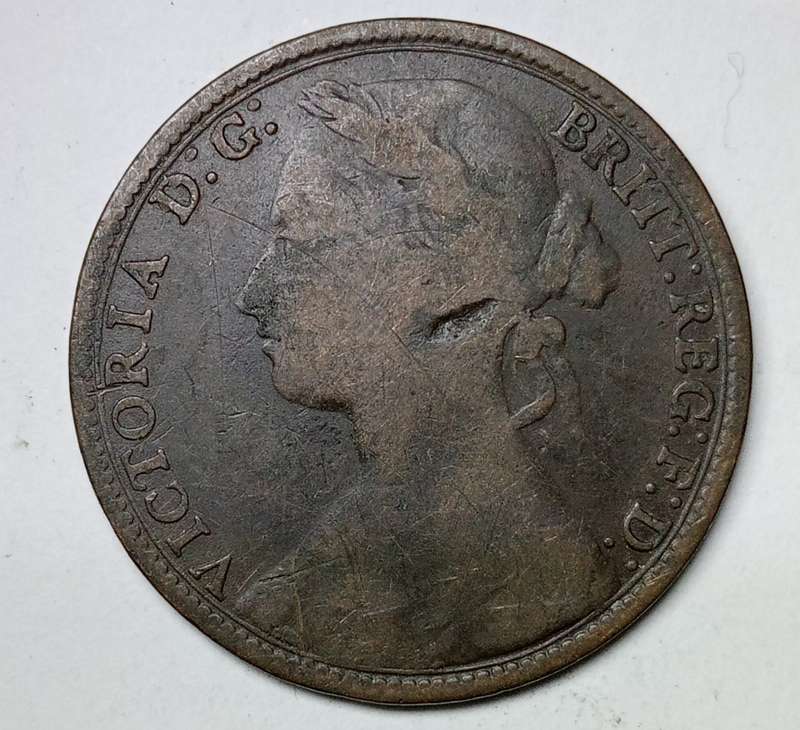 1800 Collection of Great Britian pennies and half pennies -(1880, 1900,1861 + 1913)