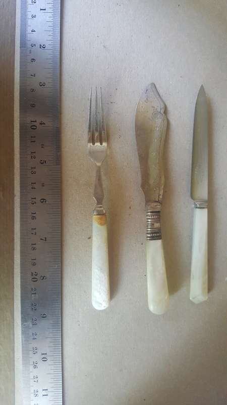 Vintage - Set Of 3 Mixed Pearlescent Handled Cutlery