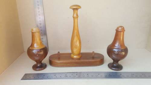 Vintage! Wooden Salt And Pepper Shaker Set With Stand