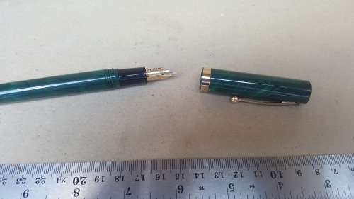 Sheaffer Vintage - No Nonsense - Fountain Pen.