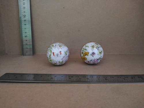 Vintage! Pair Of Handpainted Enamel Eggs: Chinoiserie By Crummles And Co. - MADE IN ENGLAND