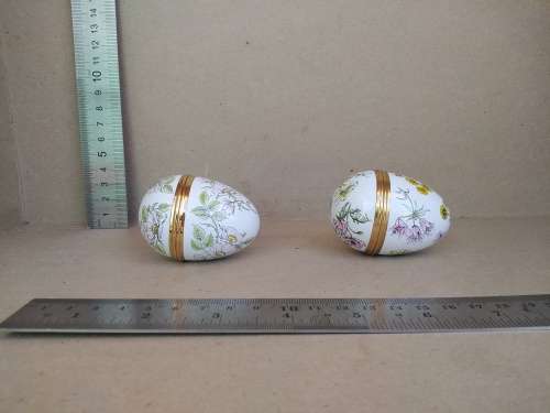 Vintage! Pair Of Handpainted Enamel Eggs: Chinoiserie By Crummles And Co. - MADE IN ENGLAND