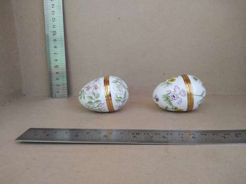 Vintage! Pair Of Handpainted Enamel Eggs: Chinoiserie By Crummles And Co. - MADE IN ENGLAND